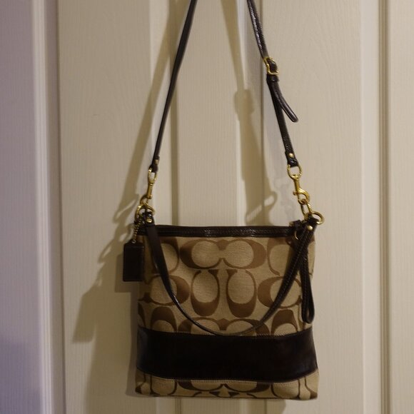 COACH HANDBAG - Picture 1 of 10